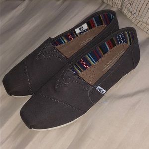 Toms Classic Ash Canvas size 7